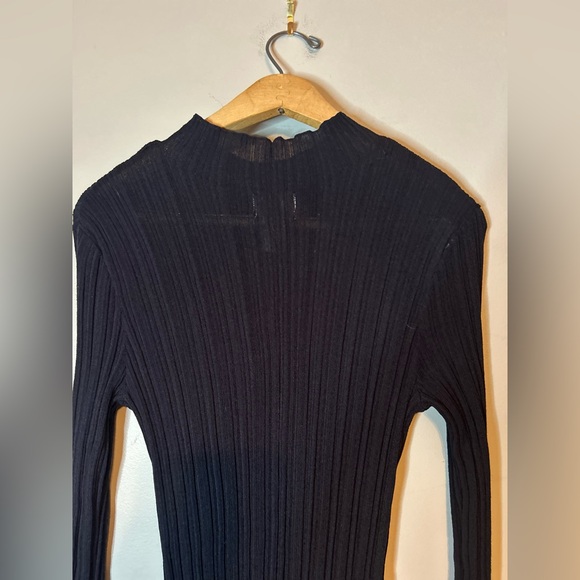 Long fitted knit dress - Picture 13 of 13